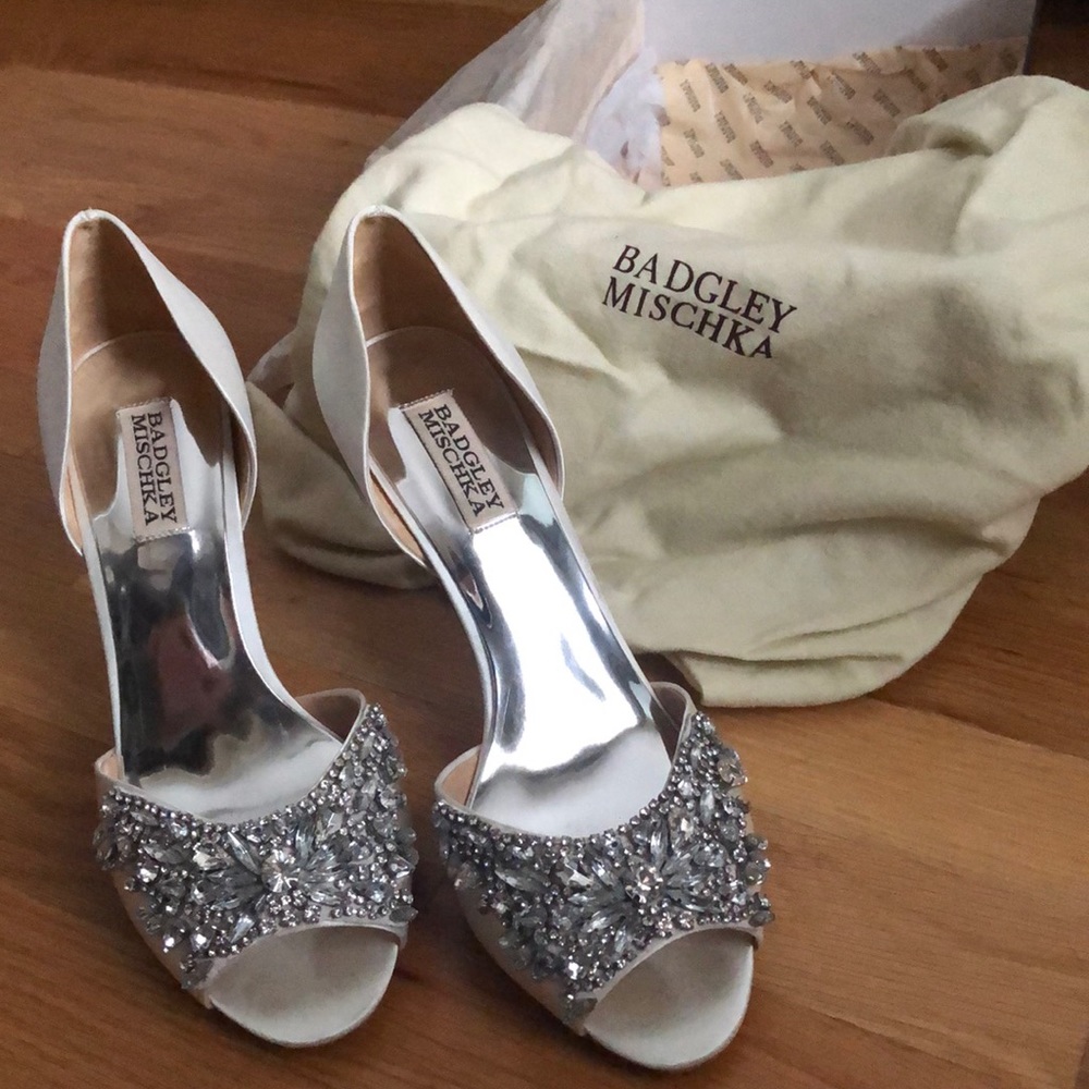 Badgley Mischka Candance Stilettos White Satin